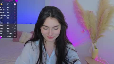 Dina online show from May 19, 9:32 pm