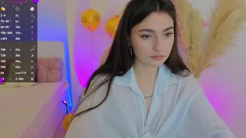 Dina online show from May 22, 9:09 pm