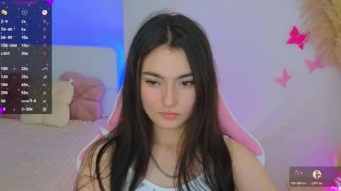 Dina online show from May 25, 9:10 pm