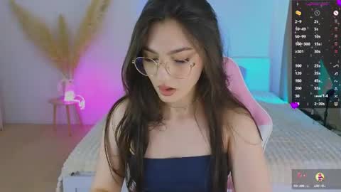 Dina online show from June 19, 5:06 pm