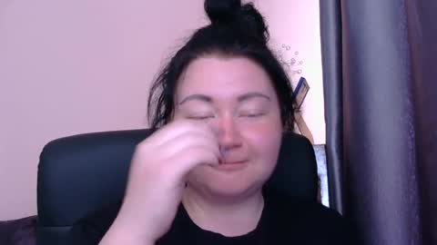 Snapshot of medjik_lool chatting on June 16, 6:16 am Oltereodora-lima online show from June 16, 6:16 am
