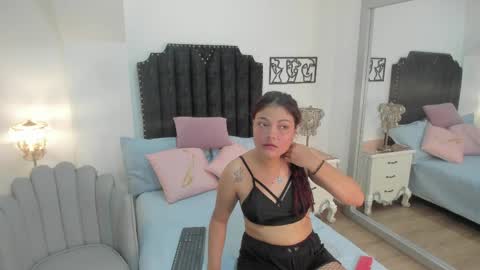 Snapshot of medoly03 chatting on April 6, 11:33 am Melody online show from April 6, 11:33 am
