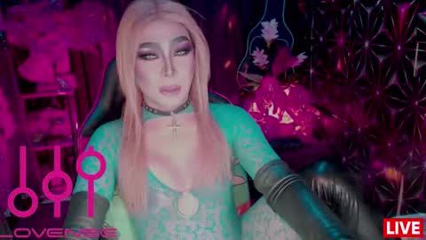 THE QUEEN ALPHA   Queen Medusa Prey online show from March 5, 4:03 pm