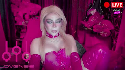 THE QUEEN ALPHA   Queen Medusa Prey online show from April 29, 7:09 pm