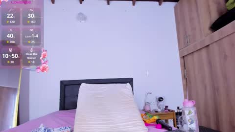 medussa13 online show from September 18, 1:02 pm