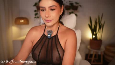 Snapshot of meegan1 chatting on August 2, 11:30 am Andrea online show from August 2, 11:30 am