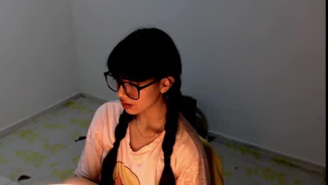 Snapshot of meg4nmiau chatting on May 27, 2:03 pm Meg4n Miauuuu online show from May 27, 2:03 pm