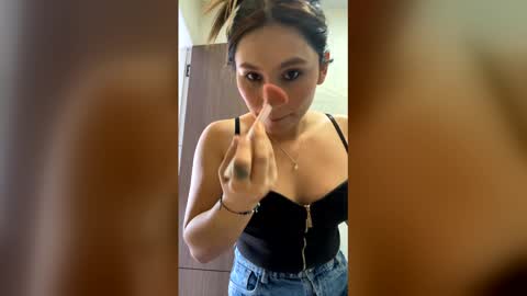Snapshot of megaan0 chatting on June 10, 2:16 pm sofi online show from June 10, 2:16 pm