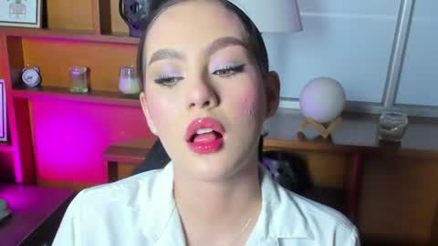 Snapshot of megaan_rouse chatting on July 13, 1:58 pm megaan_rouse online show from July 13, 1:58 pm