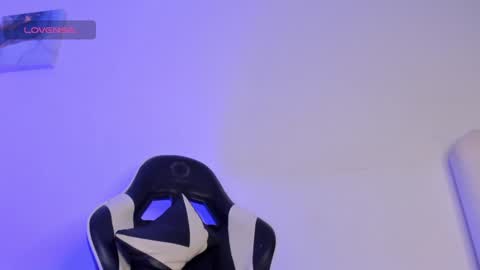 Snapshot of megan_browns1 chatting on January 21, 1:00 pm Megan online show from January 21, 1:00 pm