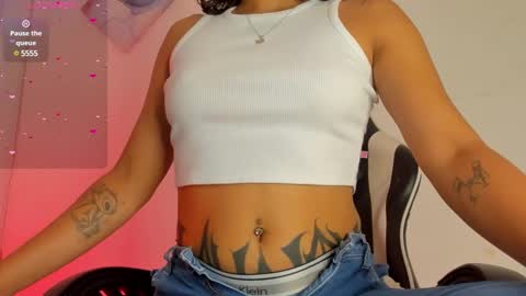 Snapshot of megan_browns1 chatting on January 31, 1:23 pm Megan online show from January 31, 1:23 pm