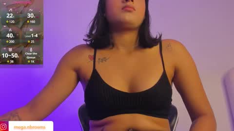 Snapshot of megan_browns1 chatting on February 21, 1:11 pm Megan online show from February 21, 1:11 pm