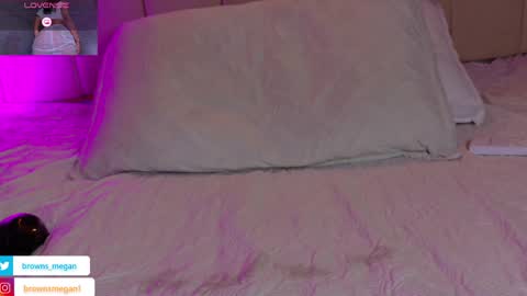 Megan  online show from April 28, 2:33 pm