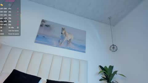 Snapshot of megan_brunette2 chatting on June 1, 12:12 am megan_brunette2 online show from June 1, 12:12 am