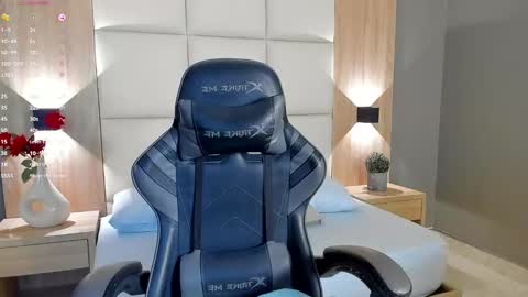 MEGAN COOPER online show from September 25, 12:20 pm