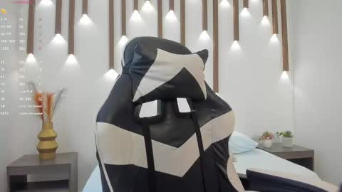 MEGAN COOPER online show from October 1, 7:20 pm