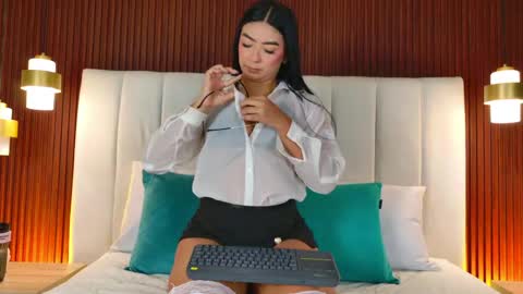 Snapshot of megan_cruzgb chatting on May 19, 12:33 pm Carolina Paez online show from May 19, 12:33 pm
