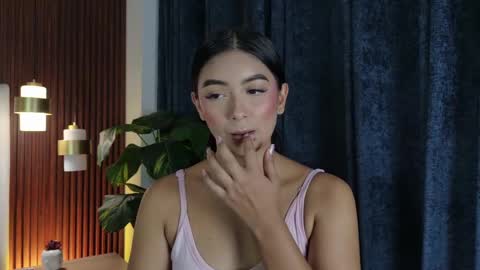 Snapshot of megan_cruzgb chatting on May 21, 12:23 pm Carolina Paez online show from May 21, 12:23 pm