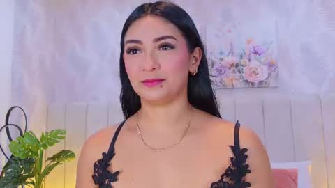 Snapshot of megan_cruzgb chatting on July 9, 12:31 pm Carolina Paez online show from July 9, 12:31 pm