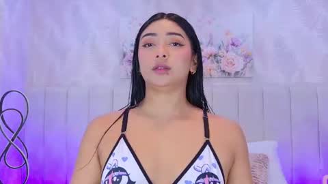 Snapshot of megan_cruzgb chatting on July 23, 12:25 pm Carolina Paez online show from July 23, 12:25 pm