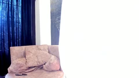 Snapshot of megan_devon chatting on January 17, 5:41 pm online show from January 17, 5:41 pm