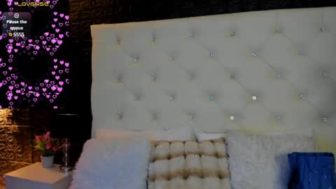 Snapshot of megan_devon chatting on January 22, 11:45 am online show from January 22, 11:45 am