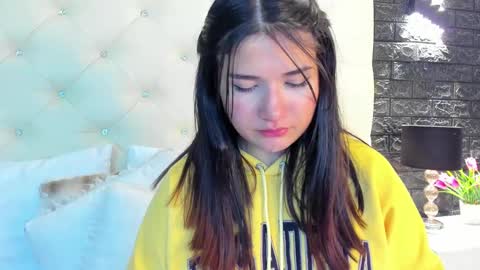 Snapshot of megan_devon chatting on January 24, 5:53 pm online show from January 24, 5:53 pm