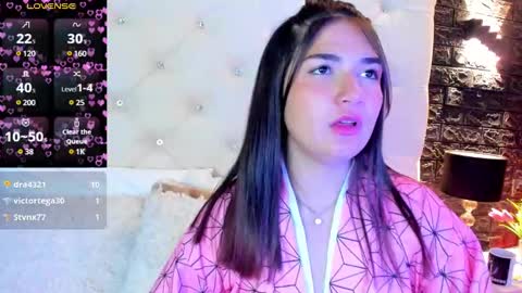 Snapshot of megan_devon chatting on January 27, 5:37 pm online show from January 27, 5:37 pm