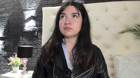 Snapshot of megan_devon chatting on February 17, 11:34 am online show from February 17, 11:34 am