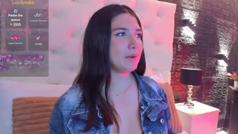 Snapshot of megan_devon chatting on March 7, 12:01 pm online show from March 7, 12:01 pm