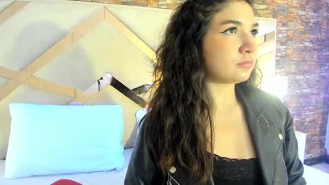 Snapshot of megan_devon chatting on October 8, 1:09 pm online show from October 8, 1:09 pm