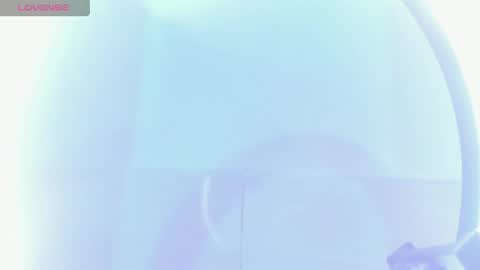 Snapshot of megan_devon chatting on May 8, 12:10 pm online show from May 8, 12:10 pm