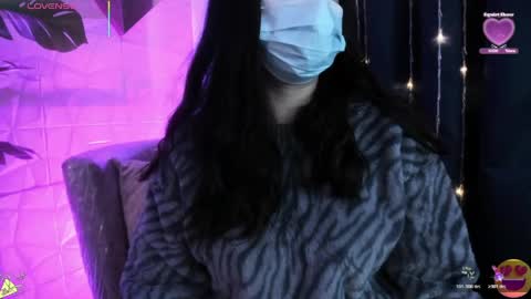 Snapshot of megan_devon chatting on May 14, 12:12 pm online show from May 14, 12:12 pm