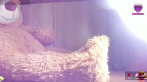 Snapshot of megan_devon chatting on May 18, 12:11 pm online show from May 18, 12:11 pm