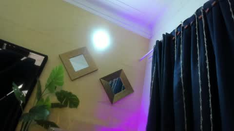 Snapshot of megan_devon chatting on May 26, 11:06 am online show from May 26, 11:06 am