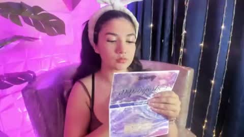 Snapshot of megan_devon chatting on June 11, 1:31 pm online show from June 11, 1:31 pm