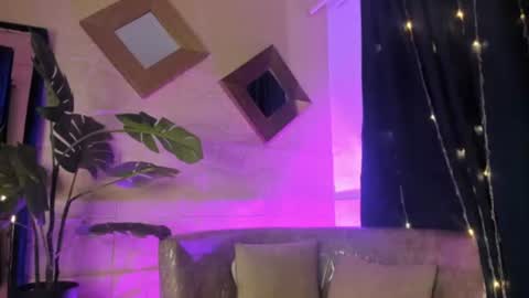 Snapshot of megan_devon chatting on June 12, 11:53 am online show from June 12, 11:53 am