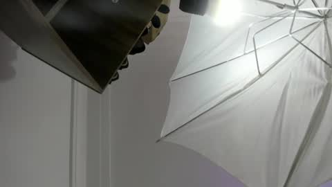 Snapshot of megan_devon chatting on August 3, 1:27 pm online show from August 3, 1:27 pm