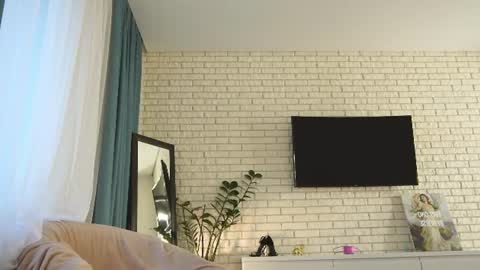 Snapshot of megan_galactica chatting on June 15, 4:53 pm Megan online show from June 15, 4:53 pm