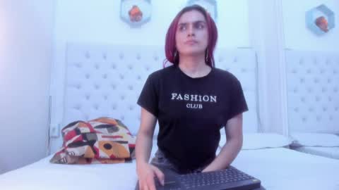 Snapshot of megan_hally chatting on May 8, 11:10 pm Megan online show from May 8, 11:10 pm