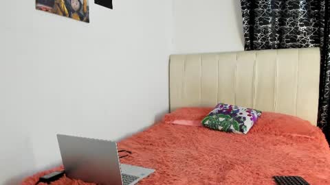 Snapshot of megan_hally chatting on July 10, 10:51 am Megan online show from July 10, 10:51 am
