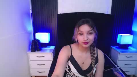Snapshot of megan_hs1 chatting on June 15, 1:35 pm megan_hs1 online show from June 15, 1:35 pm