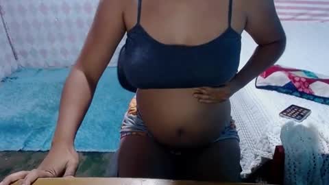 Snapshot of megan_little_ chatting on February 3, 11:05 pm amanda online show from February 3, 11:05 pm