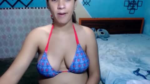 Snapshot of megan_little_ chatting on March 21, 12:15 am amanda online show from March 21, 12:15 am