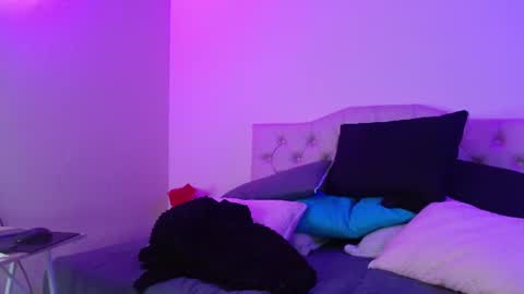 Snapshot of megan_lr chatting on July 14, 1:52 am Valentina online show from July 14, 1:52 am