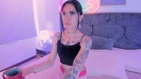megan_morphy online show from May 22, 12:33 pm