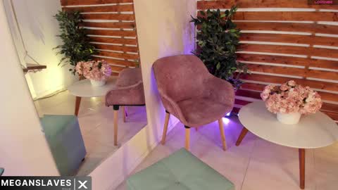 megan_raiin online show from February 26, 9:10 am