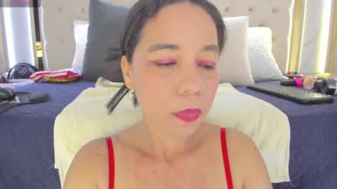 Snapshot of megan_rous2 chatting on February 13, 12:57 am megan online show from February 13, 12:57 am
