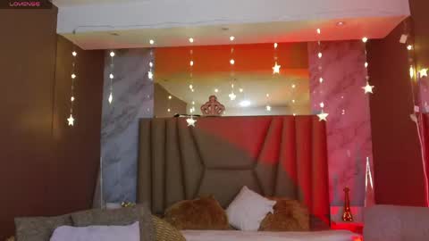 megan_saint online show from April 28, 2:00 pm