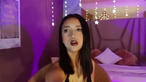 Snapshot of megan_saint chatting on June 19, 2:21 pm megan_saint online show from June 19, 2:21 pm